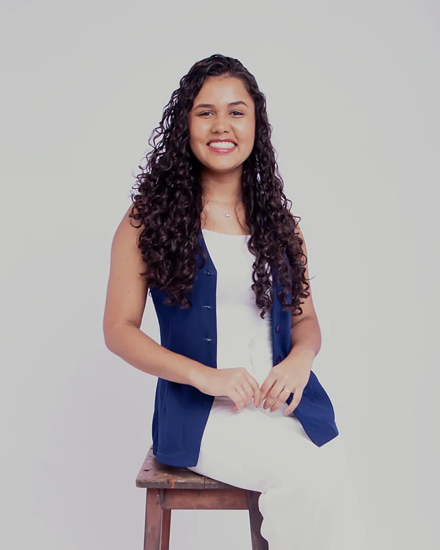 Samara Lourrane Cunha da França, assistente administrativa